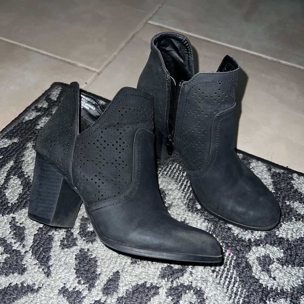 Black madden girl ankle booties